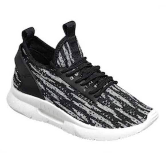 Shoes - Flyknit Breathable Sneaker in Black/White Combo